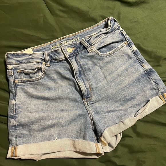 American Eagle shorts size 10 - Picture 2 of 3
